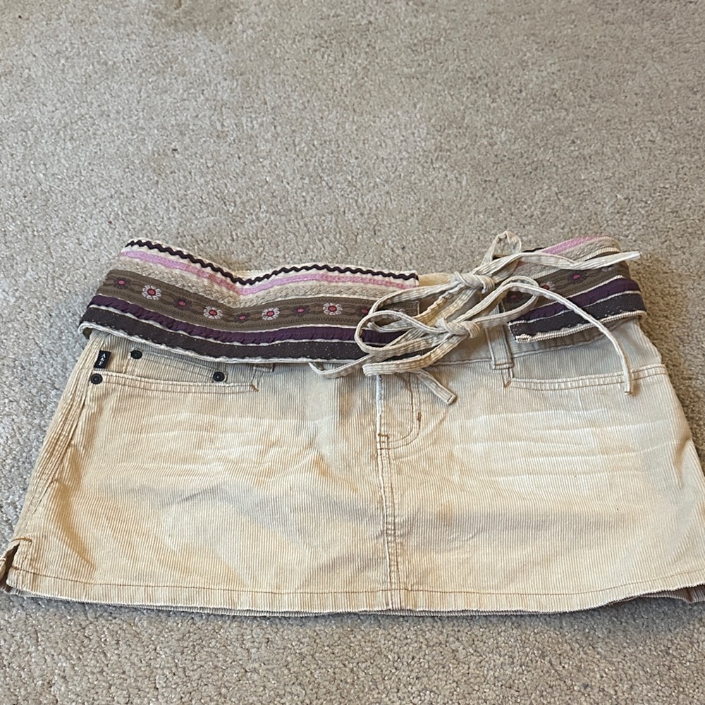 Abercrombie & fitch Tan corduroy Mini Skirt with Patterned belt 10 vintage